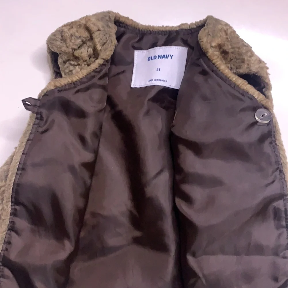 Old Navy toddler girls brown fuzzy faux fur vest 2T